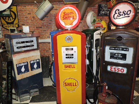 1940s Bennett gas-petrol pump Shell themed